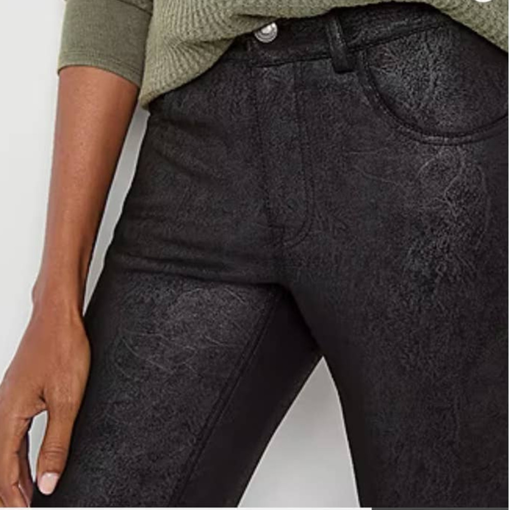 NWT Women's Frye & Co Faux Suede Trouser, Regular Fit Bootcut in Black, size 8